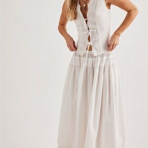 Free People Gesibelle Set in Clean Ivory
Size L
NWT